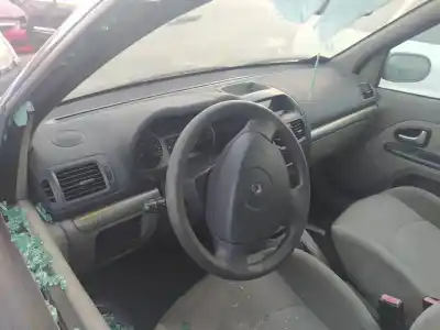 Здавання транспортного засобу renault clio ii fase ii (b/cb0) df7g7 року 2003 потужний 