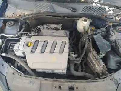 Здавання транспортного засобу renault clio ii fase ii (b/cb0) df7g7 року 2003 потужний 