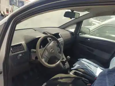 Veículo de Sucata opel zafira b a17dtj do ano 2010 alimentado a17dtj