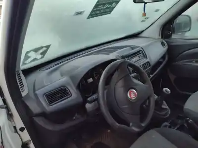 Здавання транспортного засобу seat leon (1m1) leon року 1999 потужний 