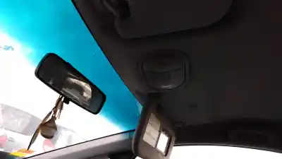 Veículo de Sucata renault megane i scenic ja renault do ano 2004 alimentado 