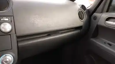 Veículo de Sucata renault megane i scenic ja renault do ano 2004 alimentado 