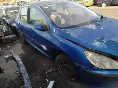 Veicolo di demolizione renault laguna ii (bg0/1_) 1.9 dci (bg0e) dell'anno 2001 alimentato f9q752