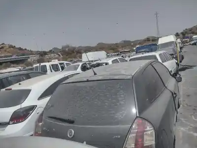 Veículo de Sucata fiat stilo (192) 192a1000 do ano 2002 alimentado 192a1000