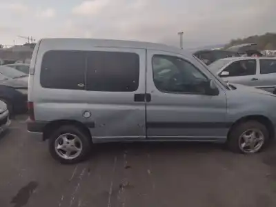 Scrapping Vehicle peugeot partner (s2) wjydw8b of the year 2004 powered wjydw8b