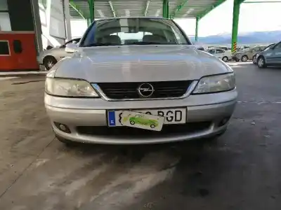 Veículo de Sucata opel vectra b berlina 2.0 dti do ano 2001 alimentado x 20 dth