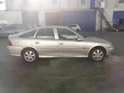 Veículo de Sucata opel vectra b berlina 2.0 dti do ano 2001 alimentado x 20 dth