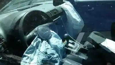 Veículo de Sucata audi a4 berlina (8e) 1.9 tdi (96kw) do ano 2004 alimentado avf