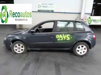 Veículo de Sucata FIAT STILO (192_) 1.6 16V (192_XB1A) do ano 2003 alimentado 182B6000