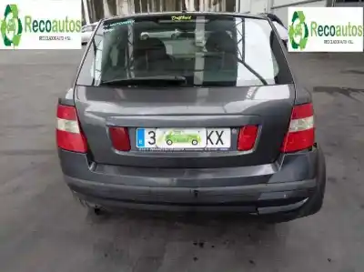 Scrapping Vehicle fiat stilo (192_) 1.6 16v (192_xb1a) of the year 2003 powered 182b6000