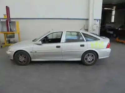 Здавання транспортного засобу OPEL VECTRA B BERLINA 1.6 16V року 2001 потужний Z16XE