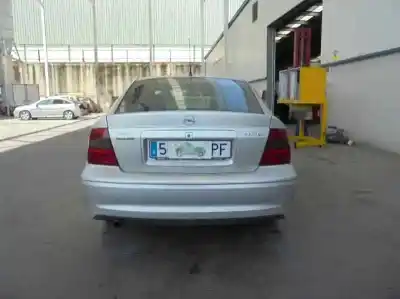 Veículo de Sucata opel vectra b berlina 1.6 16v do ano 2001 alimentado z16xe