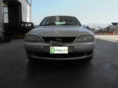 Veículo de Sucata opel vectra b berlina 1.6 16v do ano 2001 alimentado z16xe