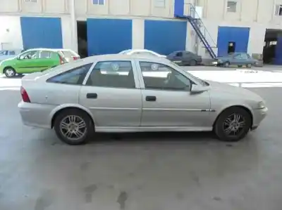 Veículo de Sucata opel vectra b berlina 1.6 16v do ano 2001 alimentado z16xe