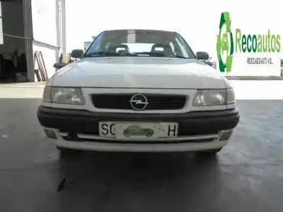 Véhicule à la ferraille OPEL ASTRA F BERLINA 1.6 16V de l'année 1996 alimenté X16XEL
