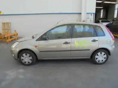 Véhicule à la ferraille ford                                               fiesta (cbk)                                                                                                                                                                                                                                               1.4 16v cat                                                                                                                                                                                                                                                de l'année 2004 alimenté fxjb