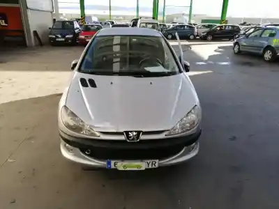 Veículo de Sucata peugeot 206 berlina xs do ano 2002 alimentado rhy