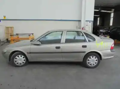 Veículo de Sucata opel vectra b berlina 1.8 16v cat do ano 1996 alimentado x18xe