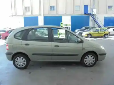 Scrapping Vehicle renault scénic i monospace (ja0/1_, fa0_) 1.9 dti (ja1u) of the year 2003 powered f9qq744
