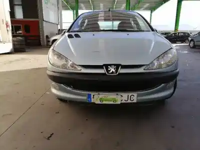 Veículo de Sucata peugeot 206 berlina xt do ano 2003 alimentado 8hx