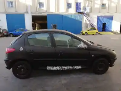 Veículo de Sucata peugeot 206 berlina xr do ano 1998 alimentado wjz