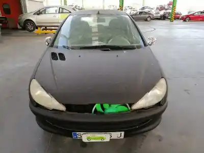 Veículo de Sucata peugeot 206 berlina xr do ano 1998 alimentado wjz