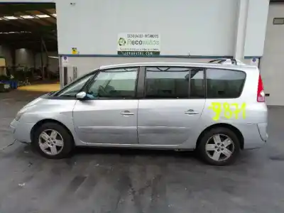Véhicule à la ferraille RENAULT                                            ESPACE IV (JK0) (2002->)                                                                                                                                                                                                                                   2.2 dCi (JK07)                                                                                                                                                                                                                                             de l'année 2005 alimenté D/G9T J7