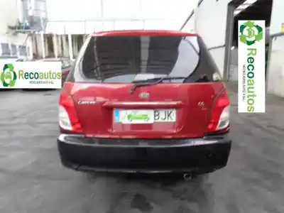 Sloopvoertuig kia carens 1.8 monovolumen van het jaar 2000 aangedreven tb