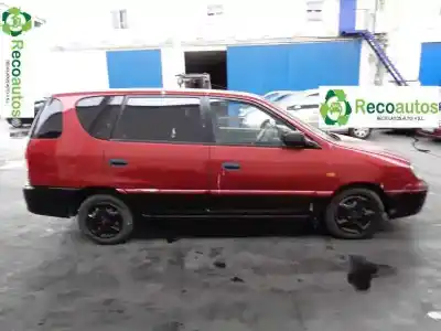 Sloopvoertuig kia carens 1.8 monovolumen van het jaar 2000 aangedreven tb