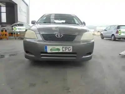 Sloopvoertuig toyota corolla (_e12_) 2.0 d-4d (cde120_) van het jaar 2003 aangedreven 1cdftv