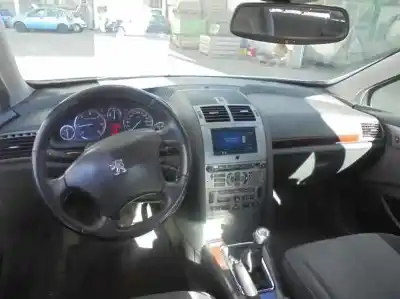 Vehicul casat peugeot 407 st confort al anului 2004 alimentat rhr