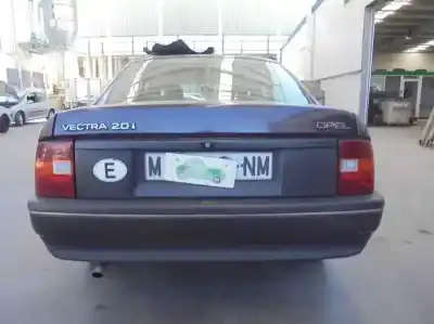 Veicolo di demolizione OPEL VECTRA A 2.0 dell'anno 1992 alimentato G-20NE