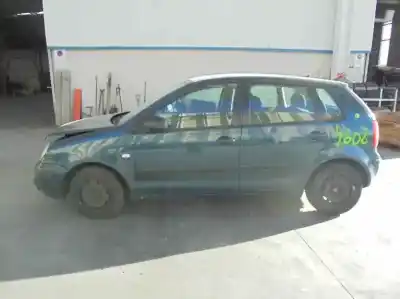 Vehículo de desguace VOLKSWAGEN POLO (9N1) 1.2 12V del año 2002 con motor AZQ
