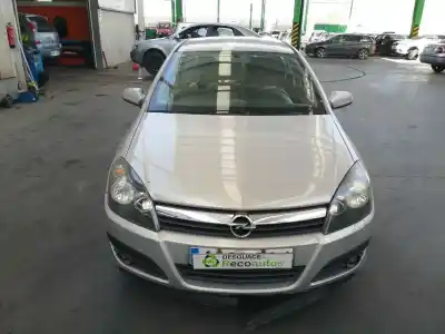 Sloopvoertuig opel astra h berlina cosmo van het jaar 2005 aangedreven z17dth