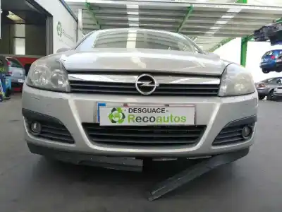 Sloopvoertuig opel astra h berlina cosmo van het jaar 2005 aangedreven z17dth