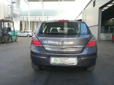Sloopvoertuig opel astra h berlina cosmo van het jaar 2009 aangedreven z17dtr