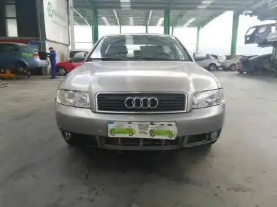 Veículo de Sucata audi a4 berlina (8e) 1.9 tdi (96kw) do ano 2004 alimentado avf