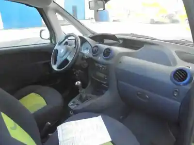 Veículo de Sucata peugeot 1007 dolce do ano 2005 alimentado 8hz