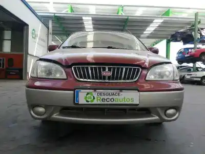 Veículo de Sucata kia carens 1.8 monovolumen do ano 2002 alimentado tb