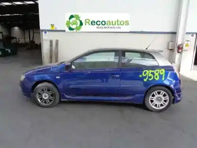 Veículo de Sucata FIAT STILO (192_) 1.6 16V (192_XB1A) do ano 2002 alimentado 182B6000