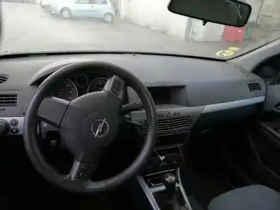 Veículo de Sucata opel astra h berlina cosmo do ano 2005 alimentado z17dth