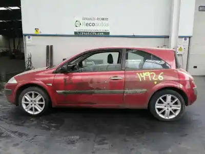 Veículo de Sucata RENAULT MEGANE II BERLINA 3P 1.9 dCi Diesel 120 CV / 88 KW do ano 2003 alimentado F9Q B8