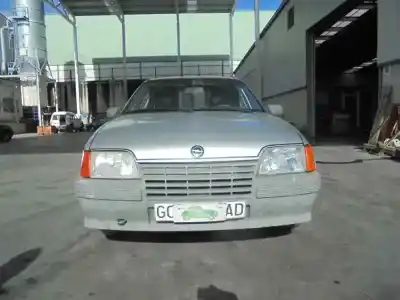 Veicolo di demolizione opel kadett e 1.6 dell'anno 1987 alimentato 16sv