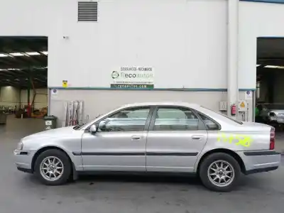 Veicolo di demolizione VOLVO S80 BERLINA 2.5 D dell'anno 1999 alimentato D5252T