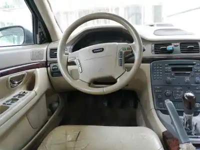 Veicolo di demolizione volvo s80 berlina 2.5 d dell'anno 1999 alimentato d5252t