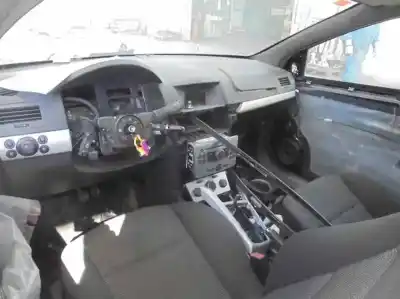 Здавання транспортного засобу opel astra gtc 1.9 cdti року 2005 потужний z-19dt