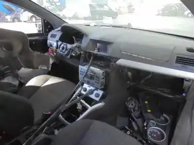 Здавання транспортного засобу opel astra gtc 1.9 cdti року 2005 потужний z-19dt