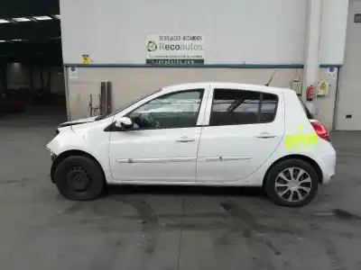 Veículo de Sucata RENAULT CLIO III 1.5 dCi Diesel CAT do ano 2012 alimentado K9K6770