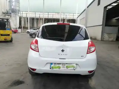 Veículo de Sucata renault clio iii 1.5 dci diesel cat do ano 2012 alimentado k9k6770
