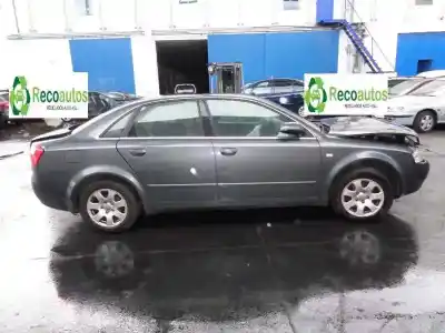 Veículo de Sucata audi a4 berlina (8e) 1.9 tdi (96kw) do ano 2002 alimentado awx